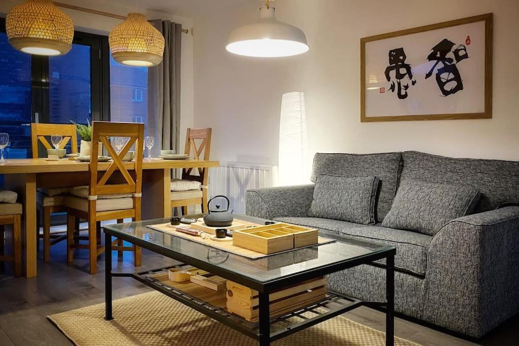 Japanese Style Muji Two-Bedroom Apt スウォンジー エクステリア 写真