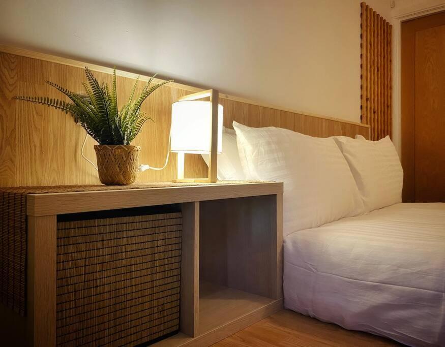Japanese Style Muji Two-Bedroom Apt スウォンジー エクステリア 写真